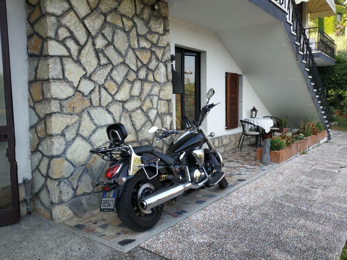 Guest House Villa De Ros Salò Eksteriør billede